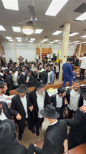 24K views · 8.3K reactions | Celebrating Rosh Chodesh Kislev - the day of the Rebbe’s recovery, at 770 Eastern Parkway in Crown Heights | COLlive News | Facebook