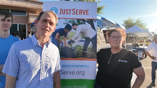 🎥 𝐖𝐡𝐲 𝐊𝐢𝐧𝐠𝐦𝐚𝐧 𝐄𝐩𝐢𝐬𝐨𝐝𝐞 𝟐 In this episode we ask 𝐥𝐨𝐜𝐚𝐥 𝐛𝐮𝐬𝐢𝐧𝐞𝐬𝐬 𝐨𝐰𝐧𝐞𝐫𝐬, 𝐰𝐨𝐫𝐤𝐞𝐫𝐬, 𝐚𝐧𝐝 𝐫𝐞𝐬𝐢𝐝𝐞𝐧𝐭𝐬 one simple question, 𝐰𝐡𝐲 𝐝𝐨 𝐲𝐨𝐮 𝐜𝐡𝐨𝐨𝐬𝐞 𝐭𝐨 𝐥𝐢𝐯𝐞, 𝐰𝐨𝐫𝐤, 𝐨𝐫 𝐝𝐨 𝐛𝐮𝐬𝐢𝐧𝐞𝐬𝐬 𝐢𝐧 𝐊𝐢𝐧𝐠𝐦𝐚𝐧? We filmed these interviews during a recent 𝐅𝐢𝐫𝐬𝐭 𝐅𝐫𝐢𝐝𝐚𝐲 𝐞𝐯𝐞𝐧𝐭 𝐨𝐧 𝐁𝐞𝐚𝐥𝐞 𝐒𝐭𝐫𝐞𝐞𝐭 𝐢𝐧 𝐃𝐨𝐰𝐧𝐭𝐨𝐰𝐧 𝐊𝐢𝐧𝐠𝐦𝐚𝐧, capturing the energy, creativity, and community spirit that make our city so un