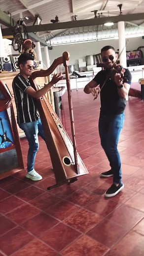 TUTU: Fusión de Violín y Arpa