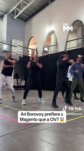 Ari Borovoy y Magento para el 90s Pop Tour