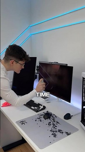 How to clean an OLED monitor! 🫧