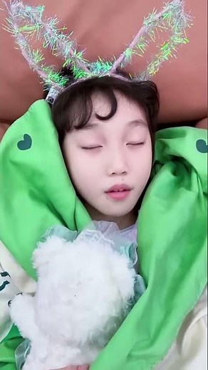 Tang San and Xiao Wu's Creative Ways of Taking Care of a Child #DouluoContinent #TangSan #XiaoWu ...