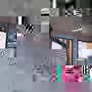 Zalando Privé présente... 🥁 🎬 🤩 Découvrez notre premier film TV et libérez votre super-pouvoir 💪 Suivez Emma tout au long de sa mission pour délivrer son partenaire avec nos ventes privées quotidiennes. #ExploreModeOn 👉 bit.ly/3G4MbK1 | Privé by Zalando