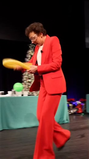 And now for today’s object lesson in kinetic energy 🎈 @tamuphysastr Professor Tatiana Erukhimova captivated and delighted the audience at the 5th annual Christmas Lecture last night, where she shared her favorite physics demos with the South Bend community. Modeled after the @ri_science Royal Institution’s 200-year tradition of Christmas Lectures, this annual event brings engaging scientists skilled in the Faraday method of “showing” science through demonstrations for public audiences. And Dr.