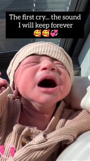 OMG my heart melts 💗 #newbornbaby