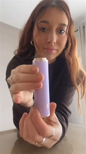 Fleur • Consultante • Parfums • Maquillage • Soins • Lille • 59 on Instagram: "💋 Et si ton parfum te suivait PARTOUT ? Sac à main. Voiture. Travail. Week-end. Voyage. ✨ Format 15 ml à seulement 11,90 € Parfait pour : ✔️ l’emporter partout ✔️ faire une retouche dans la journée ✔️ tester une fragrance sans investir dans un grand format Et le petit plus ? 😍 💄 L’étui à parfum de poche Élégant, pratique, rechargeable Disponible en plusieurs coloris Seulement 13 € Discret, chic, ultra pratique. Il 