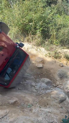 kaifei niu on Instagram: "jeep JT 3.6V6 Due to the driver‘s wrong operation, the car is in danger of overturning. #jeep #ford #jeepwrangler #toyota #jeep392 #jeepjeep #jeepsahara #xiaohuyueye #越野车 #改装车"