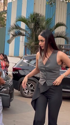 Miss World 2017! Manushi Chhillar spotted out and about in Juhu! | Voompla