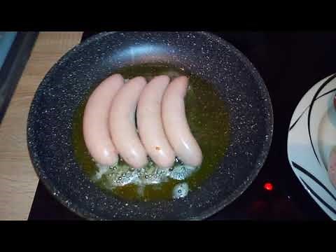 Thüringer Bratwürste in der Pfanne
