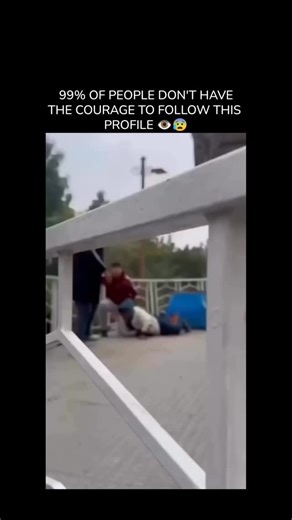 @bannedscuffles | 《洞》(2003年)讲述了斯坦利·叶纳茨四世(希亚·拉博夫饰)的故事,他是一名青少年,被错误地判定犯有盗窃 罪,并被送往德克萨斯州残酷的青少年拘留中心绿湖营。被拘留 者由腐败的沃克监狱长(西格妮·韦弗饰)管理,他们必须每天挖... | Instagram