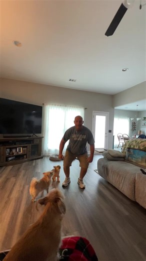 @Cindy Phillips Thorn #deepkneebends #exercise #daily #fyp