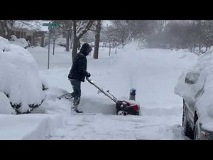 Toro 21" 60v Max Electric snow blower Power clear mode 39901