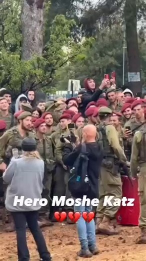 RT @JewishWarrior13: Heartbreaking, Moshe Yitzhak HaCohen Katz, who was killed last night in Lebanon. Received a red beret a month ago at A…