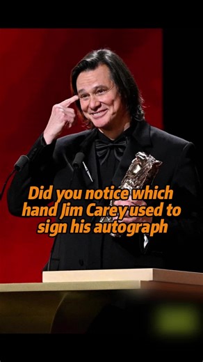 Did you notice which hand Jim Carrey used to sign his autograph? There are three details that suggest he’s not the real Jim Carrey. #JimCarrey ##usa #fyp #foryou #celebrity