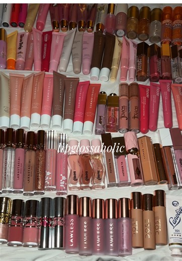 Exploring My Lip Gloss Collection: Favorites and Tips