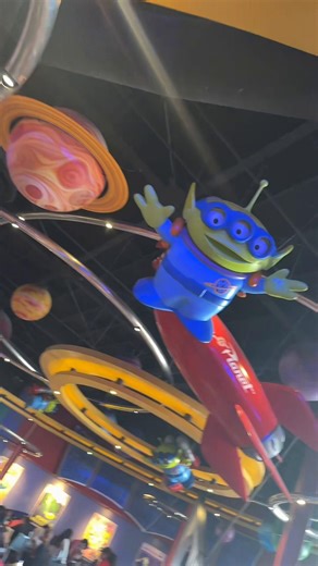 #pizzaplanet #disneylandcalifornia #toystory #alien #pizza | pizza planet