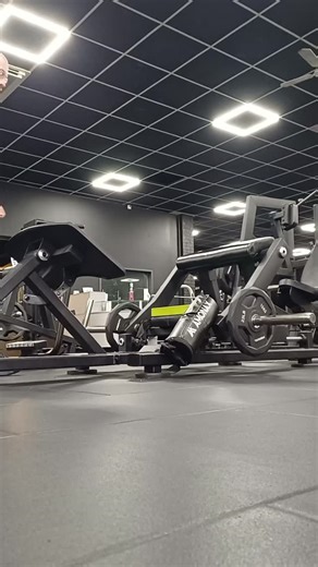 Diana's Health & Fitness on Instagram: "Hip thrust machine setup made simple. Save this before your next session. #hipthrust #glutesandhamstrings #legday #gym #fitness"