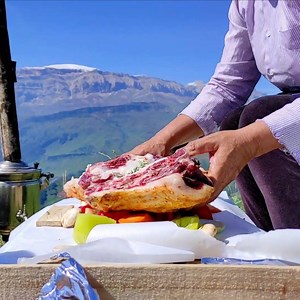 52M views · 997K reactions | Beautiful landscapes, delicious and traditional food - that will make your day! ⛰️ | Taste Life | Facebook