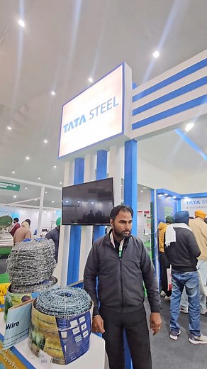 417K views · 3.3K reactions | Best Boundary Fence installation techniques- Chainlink fence, barbed wire fence, 3D welded mesh Panels, Knotted fence #boundary #fencing #reels #chainlinkfence #barbedwire #किसान #khetibadi @top fans | Kisaan Solutions | Facebook