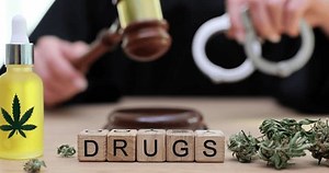 Des cubes en bois avec des : vidéo de stock (100 % libre de droit) 3416710157 | Shutterstock