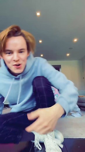 This was so much harder than I thought it would be @stoveskitchen #dance #imbadatdancing