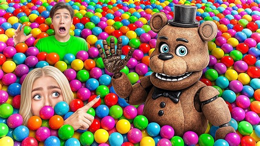 搞笑外国人：极限捉迷藏挑战，弗莱德竟然找到了藏在糖果堆里的人