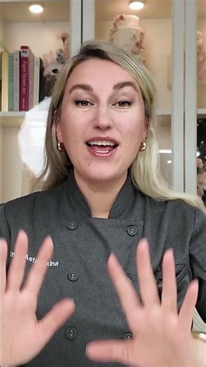 How To Make Realistic Sugar Flowers For Cakes! #shorts