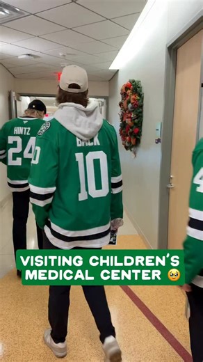 Dallas Stars Foundation on Instagram: "Just a bunch of ⭐’s spreading smiles"