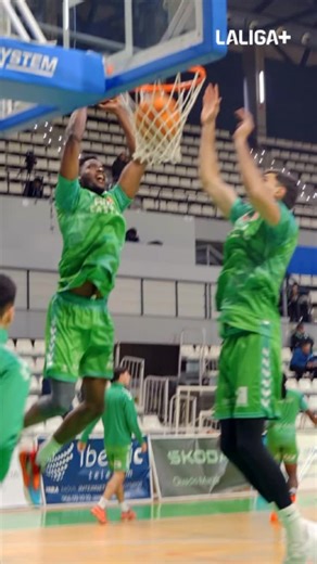 📺𝐑𝐄𝐂𝐀𝐏 𝐔́𝐋𝐓𝐈𝐌𝐎 𝐏𝐀𝐑𝐓𝐈𝐃𝐎 ¡Ya puedes disfrutar de los mejores momentos del último partido ante el @ceb_lliria! 🔥✨ 🎥 @marcomss_ #Volveremos💚 | Amics Castelló