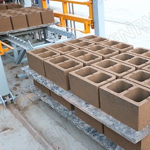 [Hot Item] Qtj4-40 Semi Automatic Strong Vibration Force Simple Easy to Operate Popular Concrete Solid Block Making Machine