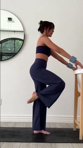 FULL BODY BARRE WORKOUT (with a hint of strength) 💪🏻#barre #barreworkout #womenworkouts