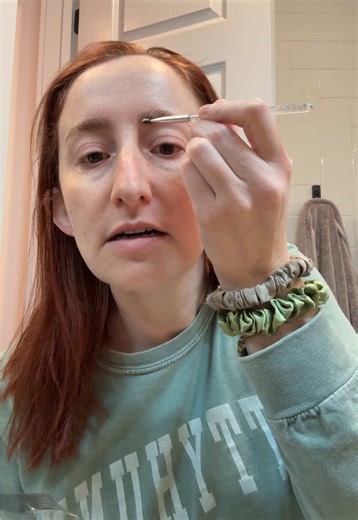 DIY Eyebrow Dyeing with Beard Dye: A Tutorial