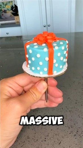 She Turns Cupcake Liners Into $35 Edible Cups