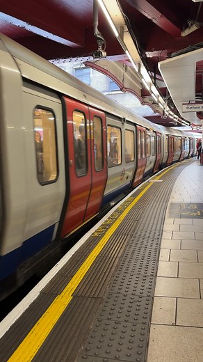 Metropolitan line to Aldgate | Walks and Visits