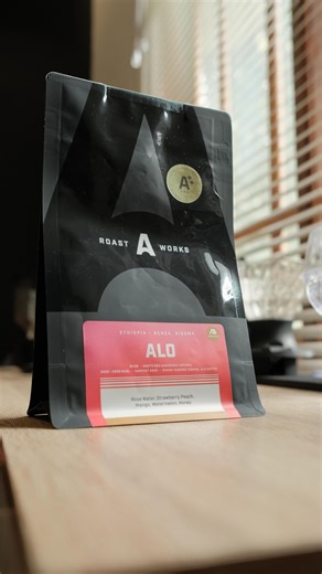 Lintang Noviantara on Instagram: "Usually, I find Ethiopian coffees in the classic processes, like washed or natural. So when I browsed @a.roastworks shelf a few weeks ago, this Alo Mosto immediately caught my eye. As we all know, Ethiopian beans tend to be quite dense. I thought going with 23 clicks (since I usually start at 25 for new beans) on the C40 would give me the kind of extraction I enjoy. Turns out… it needed more 😅 Tried again yesterday with 20 clicks on the C40, a higher water temp