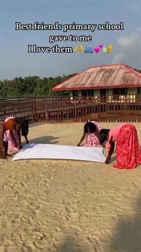 Cherishing Best Friends from Primary School Memories