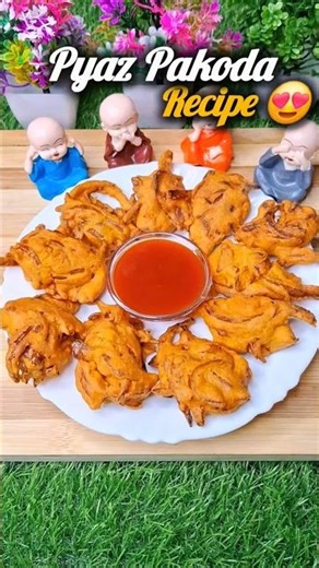 Tasty & Crispy Pyaj Pakoda Recipe 🥨😍​Pyaj Pakoda: Ek Baar Khaoge toh Plate Chat Jao Ge! 🍽️👅 #pakoda🔥