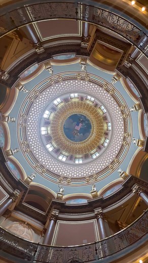 The inside view of Iowa State Capitol’s Dome #capitol #dome #viralreels #iowa #traveliowa #architecture #architecturelovers #architect #usatravel #TravelUSA | Rowell Tidoso McIntosh | Facebook