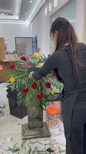 Creative Podium Flower Arrangement Tutorial