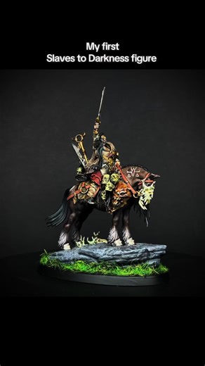 Completed my very first slaves to darkness figure. I’ve always loved the look of these figures and they did not disappoint. A painting tutorial will be posted soon. #warhammer40k #tutorials #painting #miniature #handpainted