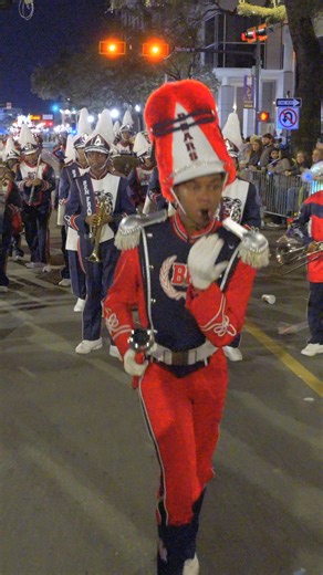 Ben Franklin Middle School (New Orleans) "Scream" in Order Of Kahos Mardi Gras Parade Mobile, Alabama 2/6/2026 #UsherCover #MobileMardiGras #BenjaminFranklinMiddleSchool #MarchingBears | Lamik's Videos