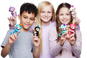 We are all going bananas for #Fingerlings. Hamleys India brings to you the most adorable Robot Monkey that attaches to your finger and sings when you clap!! Now available at select stores! #Wowwee #robotics #babymonkeys #fingerlings | Hamleys India