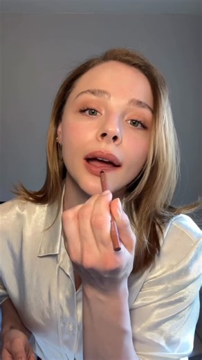 Chloë Grace Moretz on Instagram: "ready for a night out 🌠@godmodebeauty #godmodecofounder"