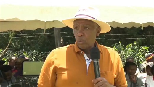 We all believed that being illiterate means you dont have the fundamental skills and knowledge needed to use computers and similar technology effectively until Kieni MP, Njoroge Wainaina, Chieni proved otherwise. Go for your school fees in your primary school, your English teacher was wrong all along!🤣🤣 | Othaya yetu