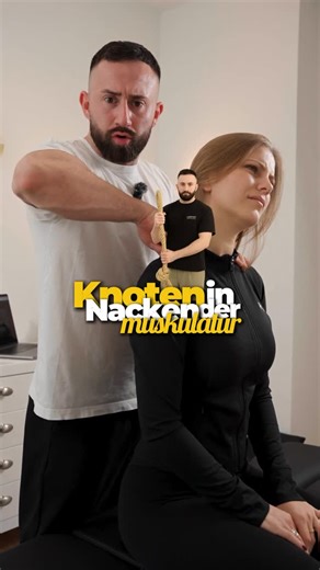 Julian Klug on Instagram: "DEIN NACKEN BRAUCHT EINE AUFGABE ⚠️ Dein Nacken will NICHT nur stupide gedehnt werden ‼️ Sondern braucht unbedingt aktive Bewegung 🤸‍♂️ Dadurchwird er Resilient für die Dinge in deinem Alltag 🫵🏼 Eine adäquate Durchblutung und der Stoffwechsel im Gewebe werden aufrecht erhalten - und DU kannst dich fix von deinen Schmerzen verabschieden ✅ Wie einsteigen ? Fang am besten mal mit der Übung in Video an 💡 📚 Du willst mehr dazu erfahren - interessante Studien dazu ⤵️ de
