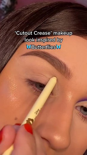 1.5K views · 67 reactions | butterfly stickers on my eye = one of my favourite makeup looks I’ve ever done曆 #followformore #graphicliner #graphicmakeup #makeup #makeupidea #Eyeliner #eyebrows #linertutorial #glitter #tutorial #makeuptutorial #makeupartist #art #artist | Iredefh | Facebook