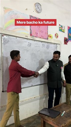 IITian Krishna Sir Explains Physics in Bareilly | JEEMAC Kota