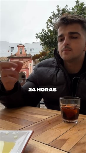 Robe & Cris 🧀 food•travel•blog on Instagram: "Nunca será la última ruta en Córdoba 😍 Si viviera en Córdoba mi vida sería tal cual “ trabajar , entrenar , irme de taberna y pa la casa 🏠 “ 24/7 #rutadebarescórdoba #tabernascórdoba #cafeteríascórdoba #comerencordoba #foodingsvq"