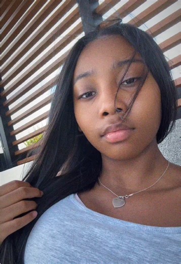 Embrace the Middle Part Hairstyle