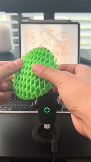 Clicky pen 🖊️ TINGLES😚 #asmr #asmrshorts #tingles #aggressiveasmr #aesthetic #relax